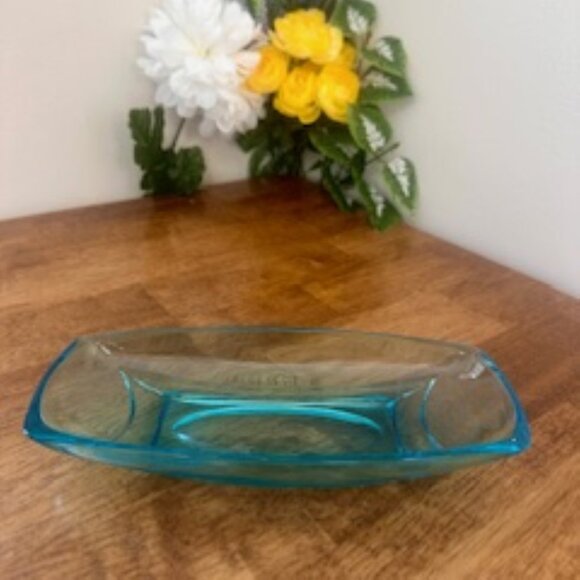 Vintage Hazel-Atlas Capri Blue Glass Celery Dish – Elegant Mid-Century Relish Tr - Picture 4 of 5